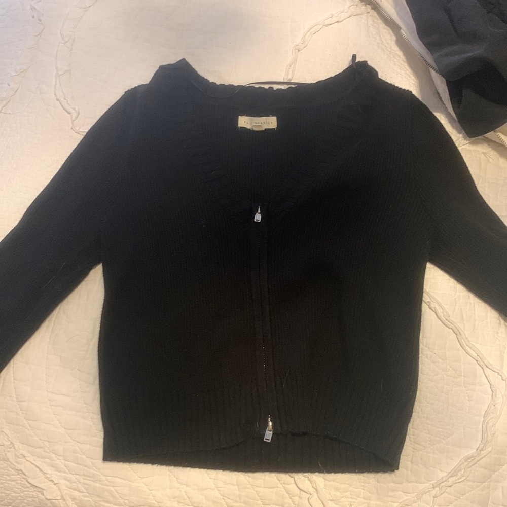 Black Pacsun sweater